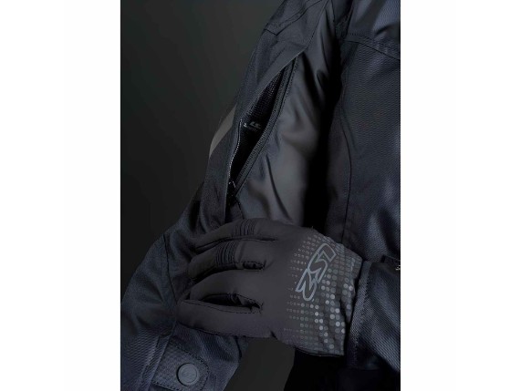 2-air-vent-zipper-at-sleeve