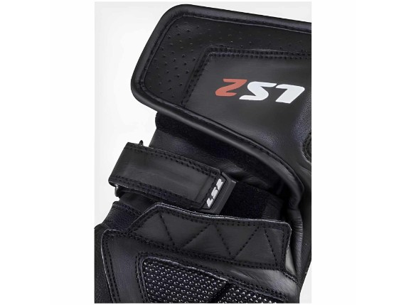 swift_man_black_3