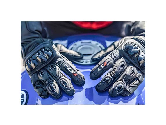 swift_man_black_7
