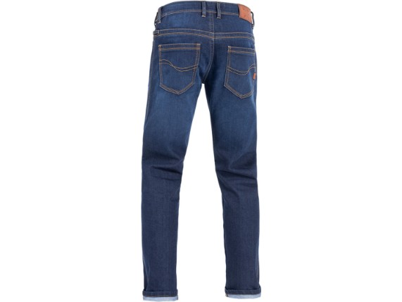 _FCM_MJDD2011_Taylor_Mono_Dark-Blue_Freisteller_04