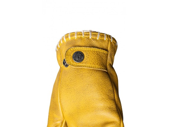 jdg7041_coyote_yellow-embossed_freisteller_2_lr