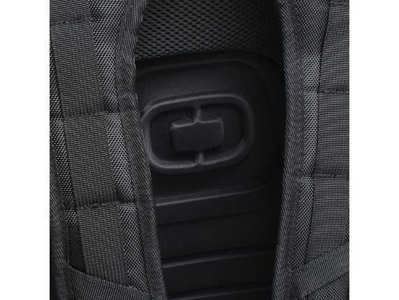 d-gambit-backpack-stealth-black (2)