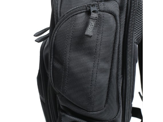 d-gambit-backpack-stealth-black (4)