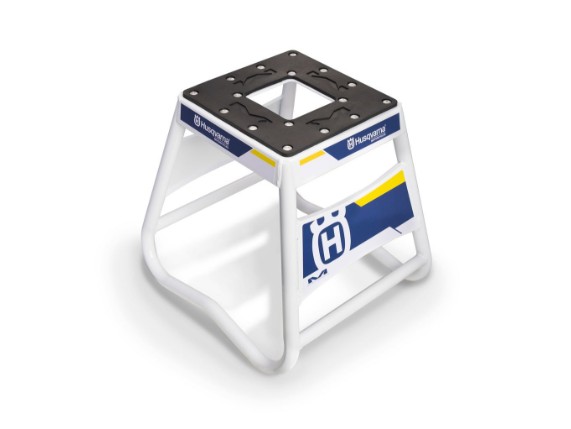 pho_hp_nmon_u7022500_matrixa2_stand_fullsize_hqv_45__sall__awsg__v1