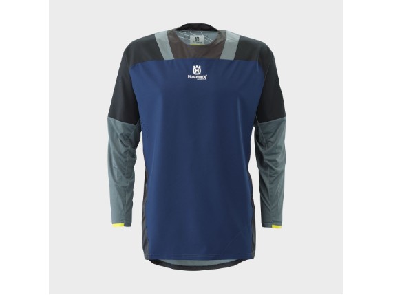 pho_hs_pers_vs_93980_3hs22001360x_gotland_shirt_blue_front__sall__awsg__v1