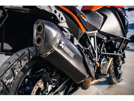 pho_pp_mon_6070597900033_akrapovic_slip_on_line__sall__awsg__v1