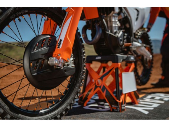 pho_pp_mon_79109961000_brake_disc_guard_mounted__sall__awsg__v1