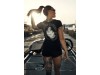 MM-W-2020-MF-SW_men-of-mayhem-women-t-shirt-middle-finger-schwarz-weiss-imagebild_7d103765-74d8-42e2-9c1d-cdb742b47590