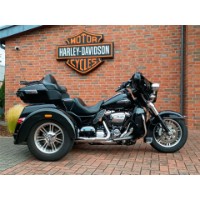 FLHTCUTG Tri Glide Ultra