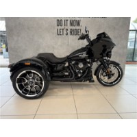 FLTRT Road Glide 3
