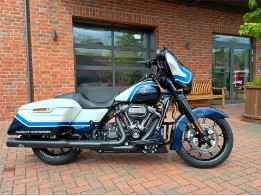 FLHXS Street Glide Special