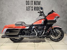 FLTRXSE CVO Road Glide mit J&H