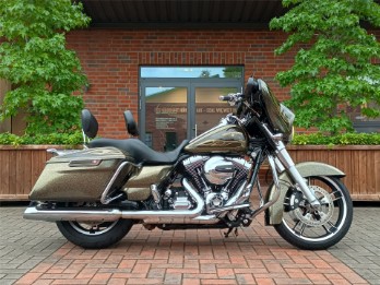 FLHXS Street Glide Special