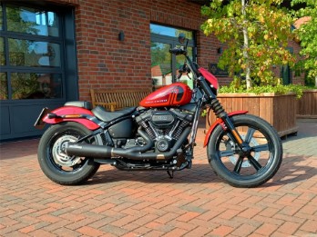 FXBBS Softail Street Bob 114