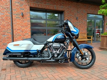 FLHXS Street Glide Special