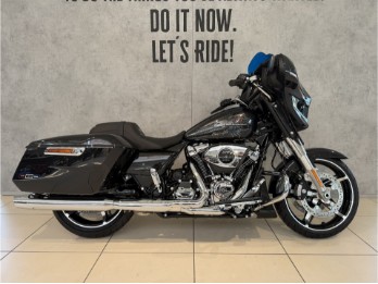 FLHX Street Glide 117 Liberty