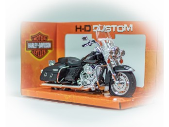 Modell Harley-Davidson - FLHRC Road King Classic - 1:12
