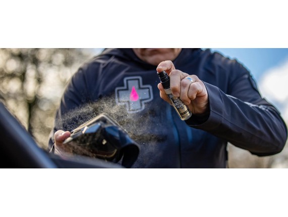 Anti-Fog-PDP-Full-width-lifestyle_1900x_crop_center