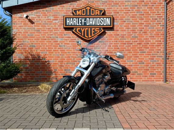 ee86b3bae7604e59886e6d7e6fb765e9