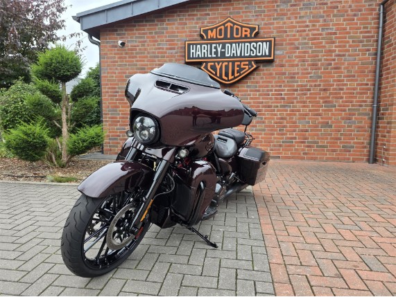 HARLEY-DAVIDSON CVO FLHXSE Street Glide, 0004690