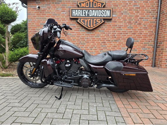 HARLEY-DAVIDSON CVO FLHXSE Street Glide, 0004690