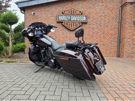 HARLEY-DAVIDSON CVO FLHXSE Street Glide, 0004690