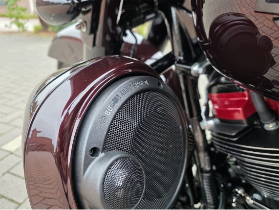 HARLEY-DAVIDSON CVO FLHXSE Street Glide, 0004690