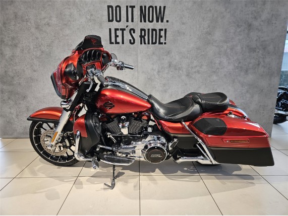 HARLEY-DAVIDSON CVO FLHXSE STREET GLIDE, 0005516