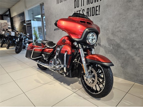 HARLEY-DAVIDSON CVO FLHXSE STREET GLIDE, 0005516