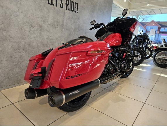 HARLEY DAVIDSON CVO Road Glide ST 2025, 0010374