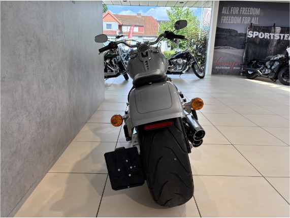 HARLEY-DAVIDSON FLFBS Softail Fat Boy 114, 0006198