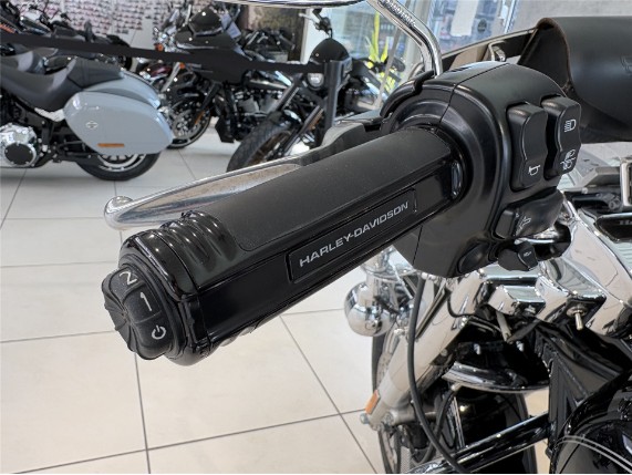 HARLEY-DAVIDSON FLHRC ROAD KING CLASSIC, 0003552