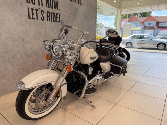 HARLEY-DAVIDSON FLHRC Road King Classic, 0006313
