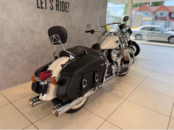 HARLEY-DAVIDSON FLHRC Road King Classic, 0006313