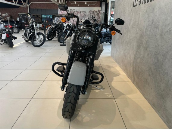 HARLEY-DAVIDSON FLHRXS Road King Special, 0011096