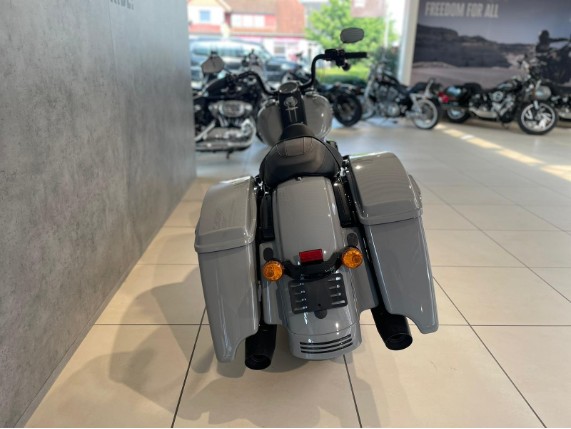 HARLEY-DAVIDSON FLHRXS Road King Special, 0011096