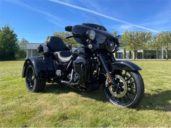 HARLEY-DAVIDSON FLHTCUTG Tri Glide, 0010331