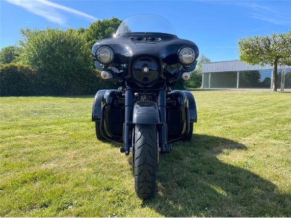 HARLEY-DAVIDSON FLHTCUTG Tri Glide, 0010331