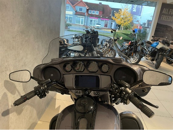 HARLEY-DAVIDSON FLHTKSE CVO Ultra Limited, 5HD1TEH4XLB954027