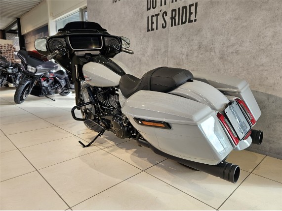 HARLEY-DAVIDSON FLHX Street Glide, 0009477