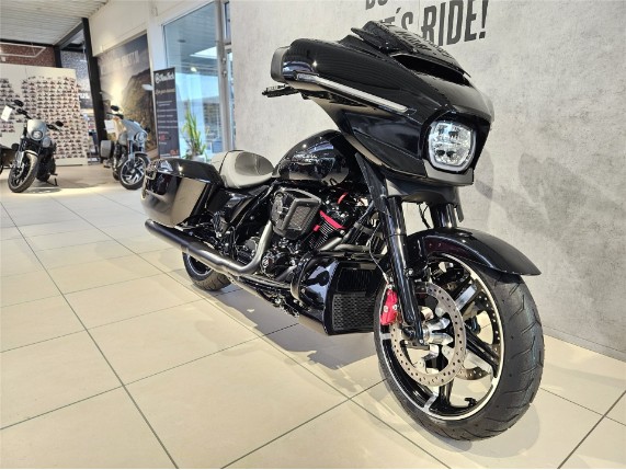 HARLEY-DAVIDSON FLHX Street Glide, 0010261