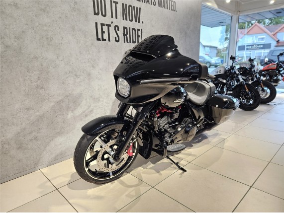 HARLEY-DAVIDSON FLHX Street Glide, 0010261