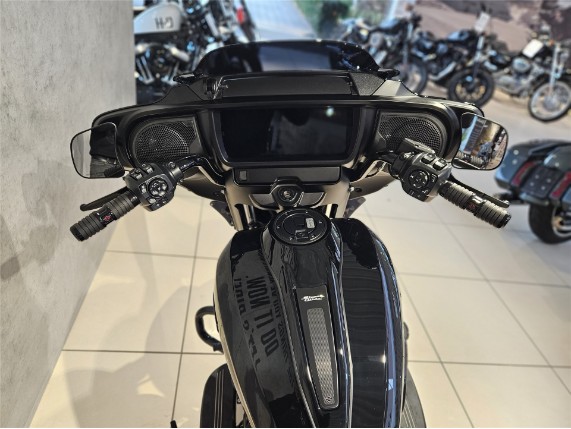 HARLEY-DAVIDSON FLHX Street Glide, 0010261