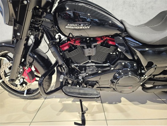 HARLEY-DAVIDSON FLHX Street Glide, 0010261