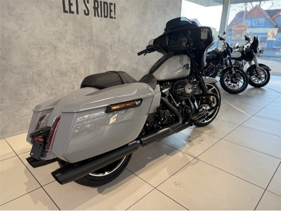 HARLEY-DAVIDSON FLHX Street Glide, 0010272