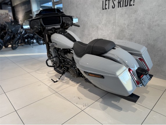 HARLEY-DAVIDSON FLHX Street Glide, 0010272