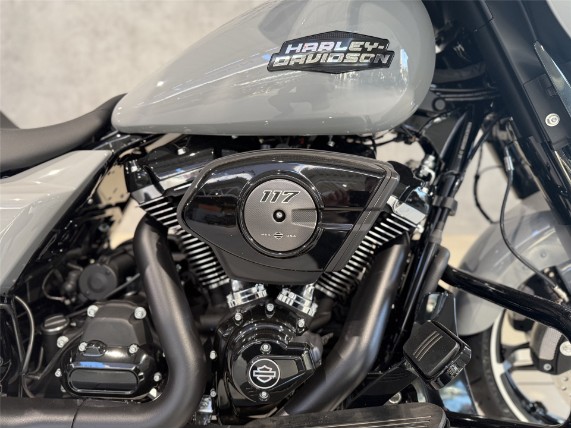 HARLEY-DAVIDSON FLHX Street Glide, 0010272