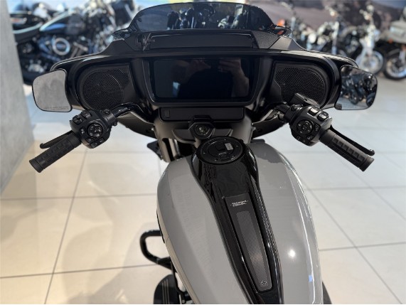 HARLEY-DAVIDSON FLHX Street Glide, 0010272