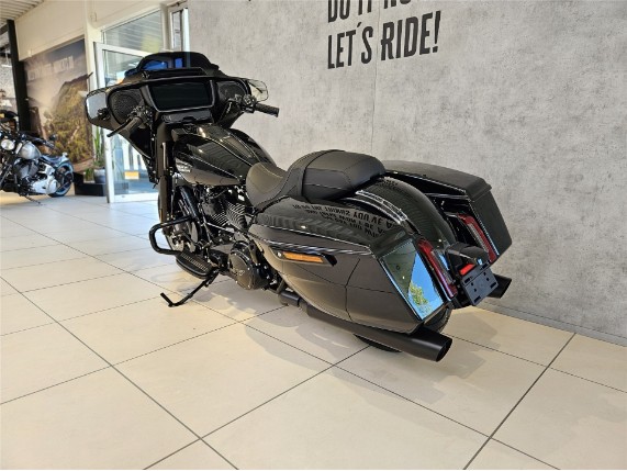 HARLEY-DAVIDSON FLHX Street Glide, 0011090
