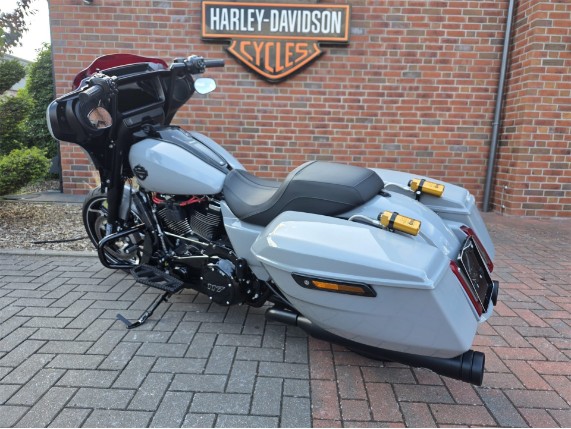 HARLEY-DAVIDSON FLHX Street Glide 117, 0010273